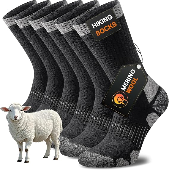 All-weather outdoor trekking socks